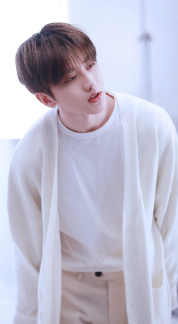 蔡徐坤《情人》歌词遭魔改 “情人”变“晴日”