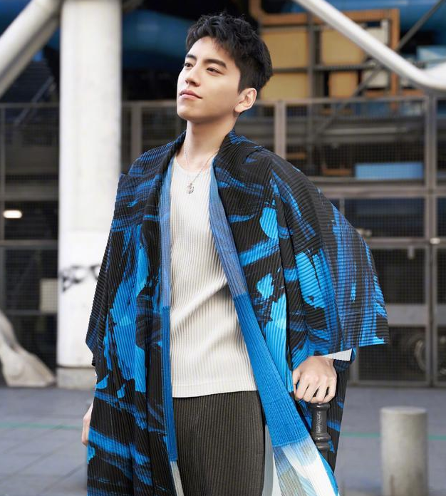 演员王大陆母亲去世 被曝患肿瘤多年，享寿65岁