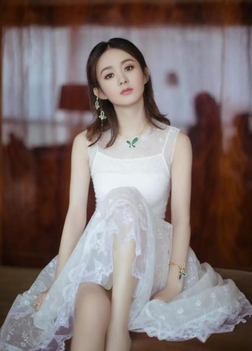  耿直颖宝赵丽颖上线！ 以身试法坏桃不能吃