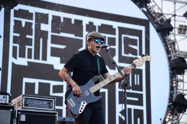 新学校废物合唱团