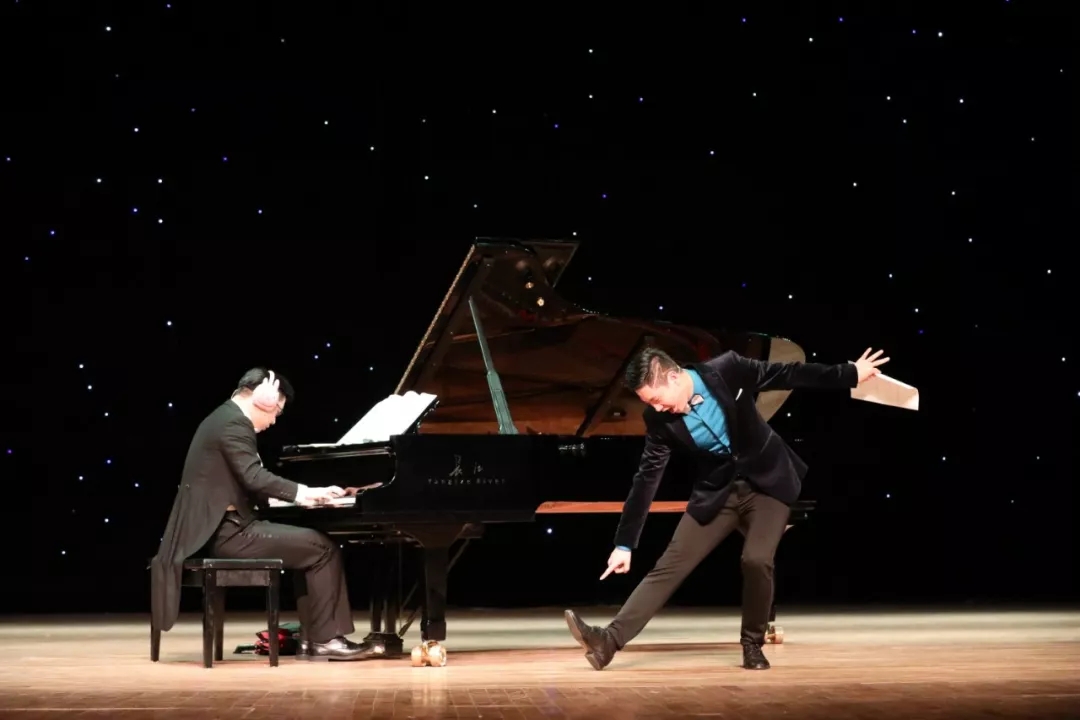 音乐喜剧《钢琴不是吹的》杭州站