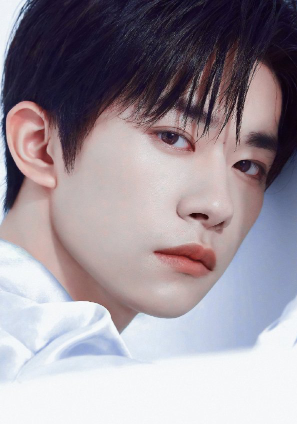 易烊千玺两年的维权之路结束！伪造易烊千玺代言合同诈骗案宣判