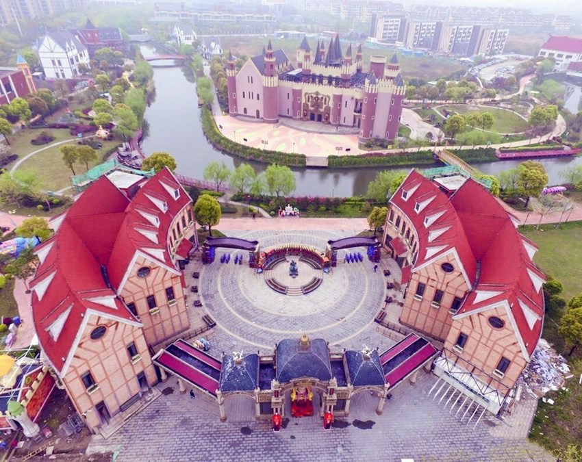 2020上海安徒生童话乐园百变魔逗秀