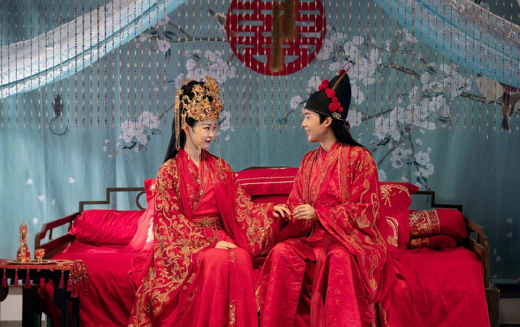 郭麒麟、宋轶新剧《赘婿》发布剧照 古装红色大婚图美绝了！