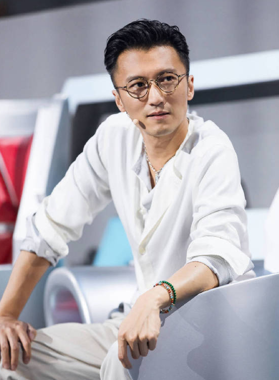 谢霆锋谈年轻艺人排场大 王俊凯、易烊千玺无故躺枪!