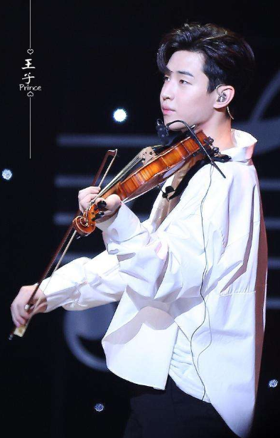 “音乐才子”刘宪华又登热搜啦！“居家版《Bad Guy》”惊呆网友！