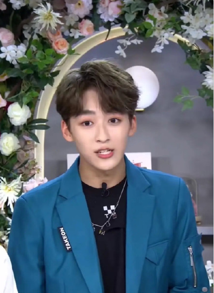 男团R1SE成员何洛洛为使用盗版软件道歉 ！表示未来会更加注意言行