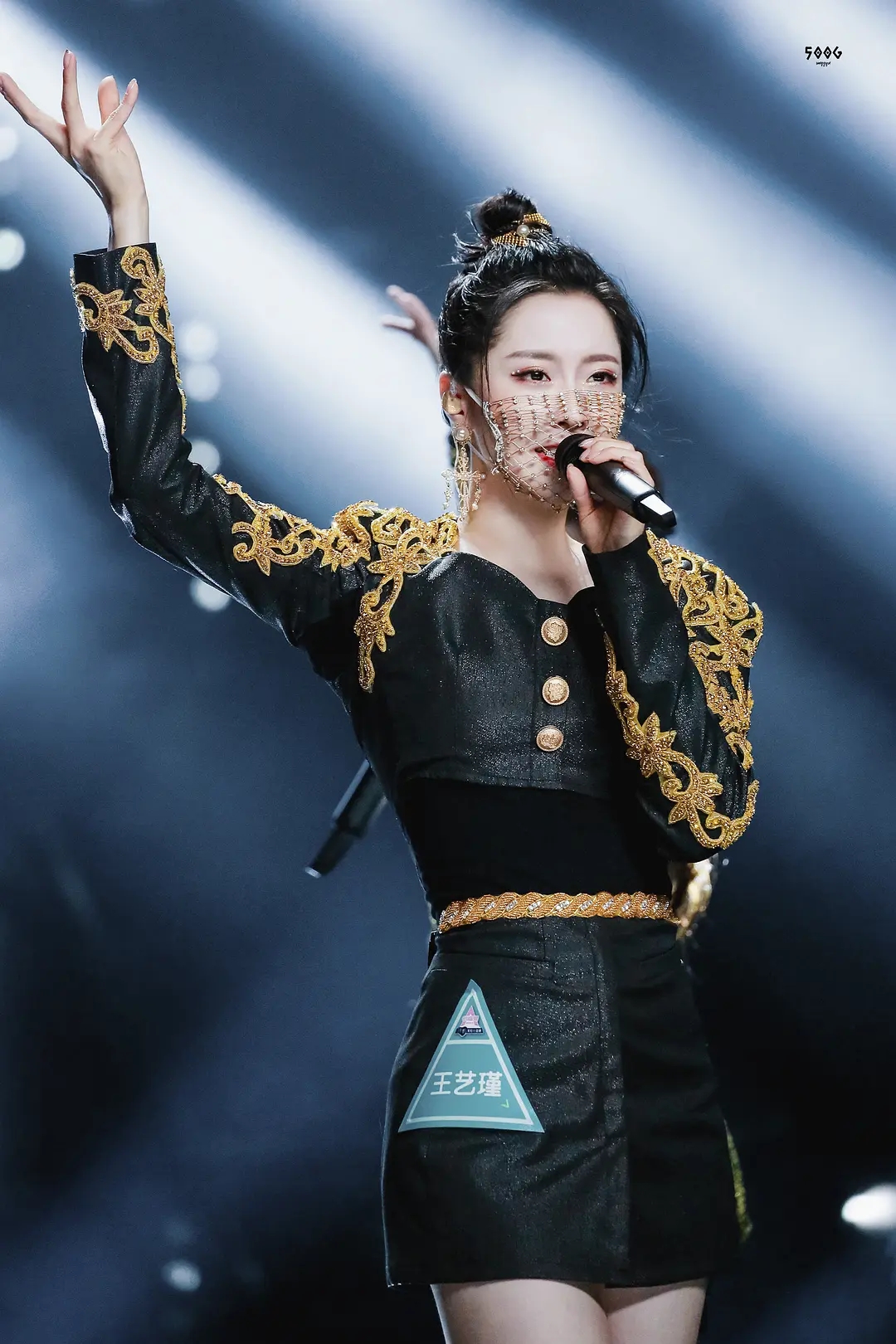 王艺瑾助阵《明日之子》气运联盟团  演绎经典歌曲《致姗姗来迟的你》！