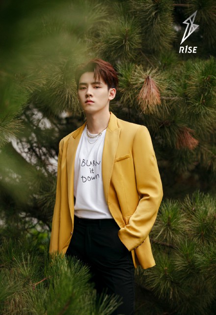 漱口水喝成红酒，R1SE任豪直播秒变品酒会！