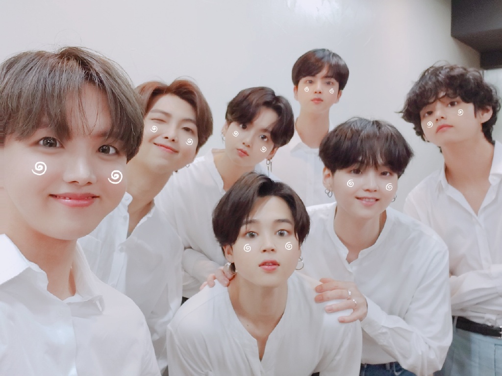 防弹少年团缺席VMA颁奖典礼  线上展示新单曲点亮舞台！