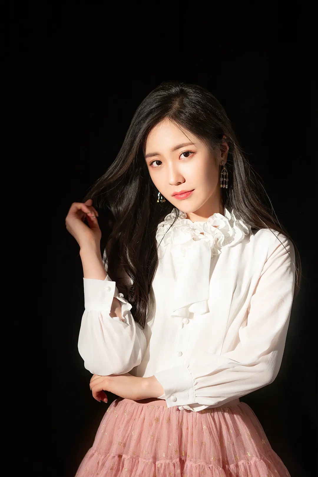 王艺瑾助阵《明日之子》气运联盟团  演绎经典歌曲《致姗姗来迟的你》！