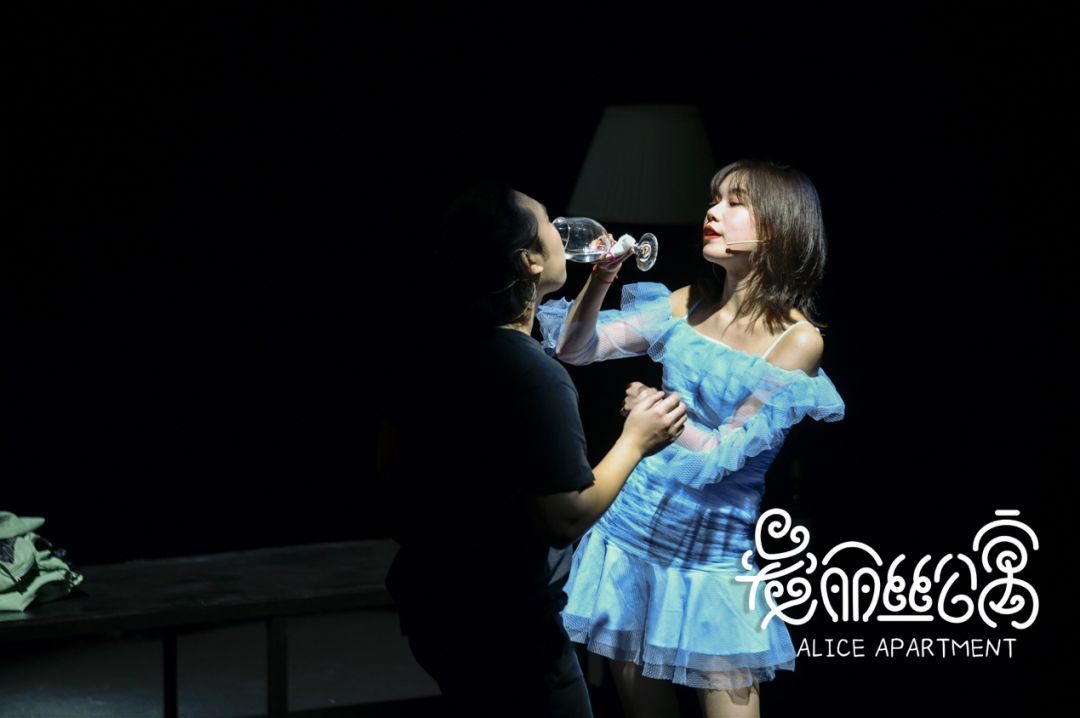 2020喜剧《爱丽丝公寓》武汉站