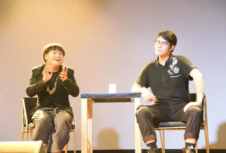 2020喜剧《嘿富近的人》重庆站