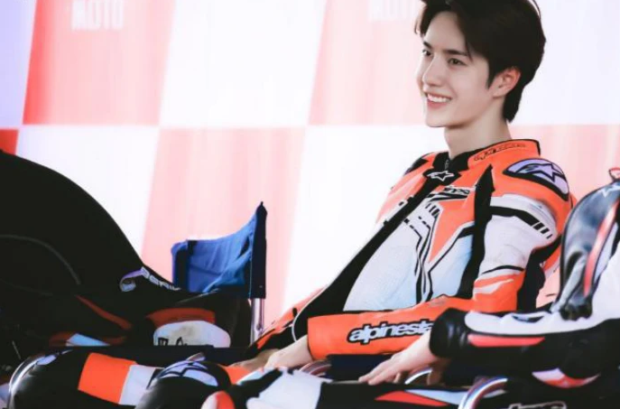 2020尹正王一博珠海ZIC摩托车赛