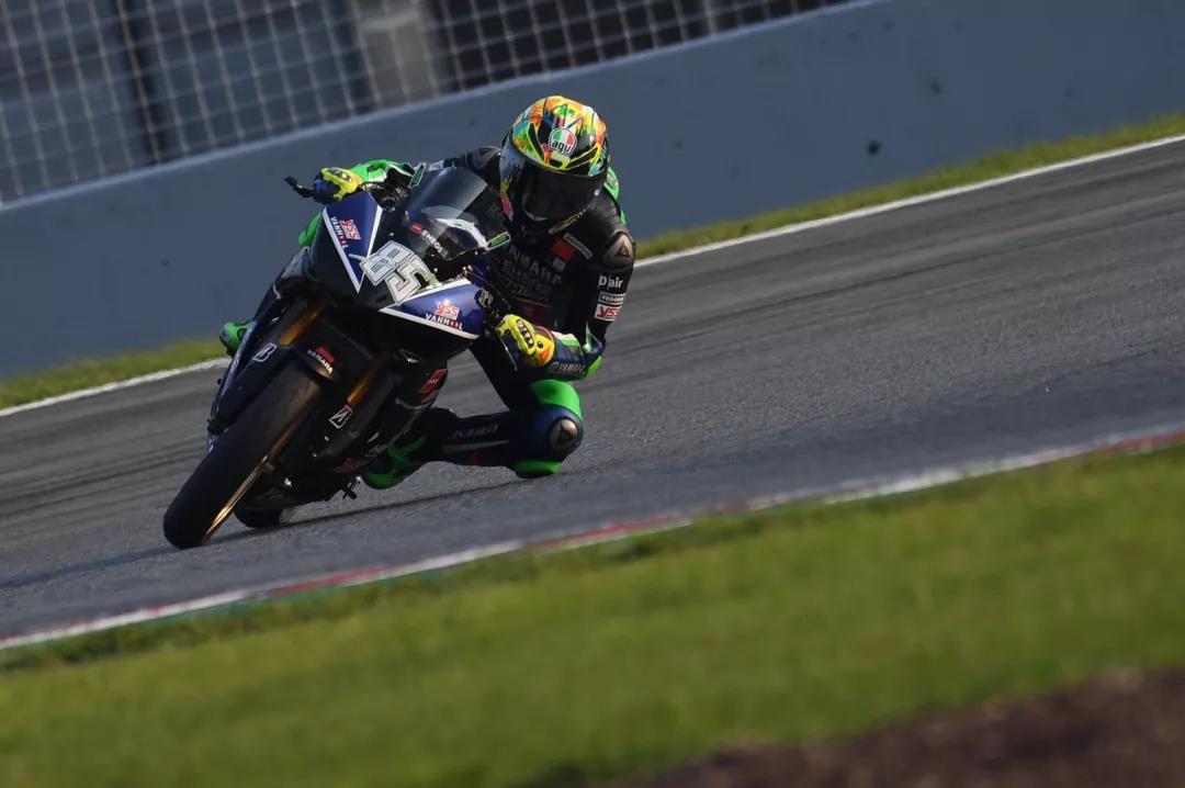 2020尹正王一博珠海ZIC摩托车赛