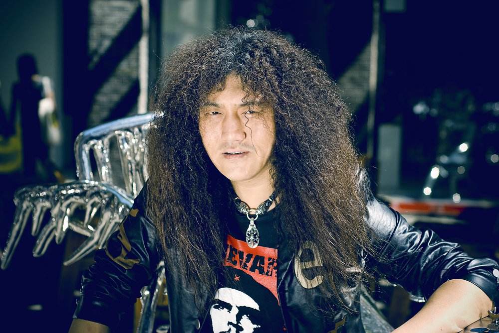 相信奥帕拉拉的死忠粉们都知道，奥帕拉拉作为音乐潮流地、明星收割机，每年都会举办一场邀请众多明星音乐节。从2013年的张靓颖，到2019年的汪苏泷、王北车，吸引了众多歌迷来到现场观看，那2020年的郑州奥帕拉拉金秋音乐节，又会有怎样的阵容呢？下面，让平台小编为大家介绍一下吧！ （） 雪十郎 雪十郎原名栾雪松，是一名原创摇滚歌手、词曲创作人，被称为“大陆迪克牛仔”。2003年，雪十郎参加综艺节目《欢乐总动员》并获得了冠军，从而被大众所认识，随后，他发行了原创歌曲《伤过的心》、《谁》、《九月》、《明天的花》、《我的好姑娘》等，成为了新一代的网络红人。 （） 张振宇 张振宇是中国内地的男歌手，2003年，通过专辑《爱上你这样的女人》从而被大家认识，并凭借这张专辑获得了“雪碧榜年度推荐金曲”。随后，他又不断的发行了《不要再来伤害我》、《难道还嫌我伤的不够深》、《长恨歌》等作品，其中，《长恨歌》还被广东省音乐家协会与广东省流行音乐协会评为“年度十大金曲演唱奖”。 （） 刘晓超 刘晓超是中国内地流行乐男歌手，他在长达八年的驻唱生涯中，创作了近百首音乐作品，因为翻唱《舞女泪》而迅速走红。刘晓超演唱的《舞女泪》，感情深切，并透露出了舞女的无奈，再加上他低沉的嗓音，更是将一个舞女的辛酸体现的淋漓尽致，因此，网友也笑称刘晓超是唯一一个懂得做舞女有多心酸的男人。 （） 除此之外，目前已公布的阵容有： 10月1日主咖——半阳《一曲相思》、《流浪》。 10月2日主咖——花姐《狂浪》、《夜之光》。 10月3、4日主咖——雪十郎《伤过的心》、《谁》。 10月5日主咖——海来阿木 《别知己》。 10月6日主咖——张振宇 《不要再来伤害我》。 10月7日主咖——刘小超《舞女泪》。 10月8日主咖——姜鹏《兄弟想你了》、《赢在江湖》。 （） 这样一场有水、有音乐的大型音乐盛会，你准备好前来参加了吗？10月1日至8日，让平台带你们来到郑州奥帕拉拉金秋音乐节，度过一个愉快的十一假期吧！