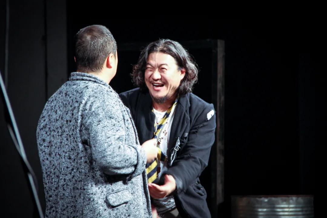 2023话剧《两只狗的生活意见》上海站（时间+地点+剧情介绍+票价）