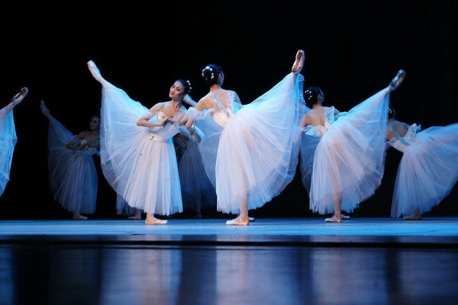 2020芭蕾舞剧《阿莱城姑娘》《黄河》厦门站