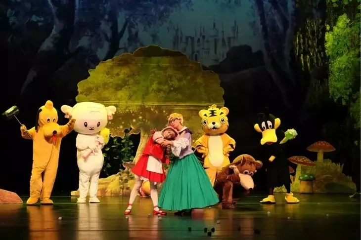 2021原中国儿童中心大型多媒体奇幻互动儿童剧《小红帽》-北京站