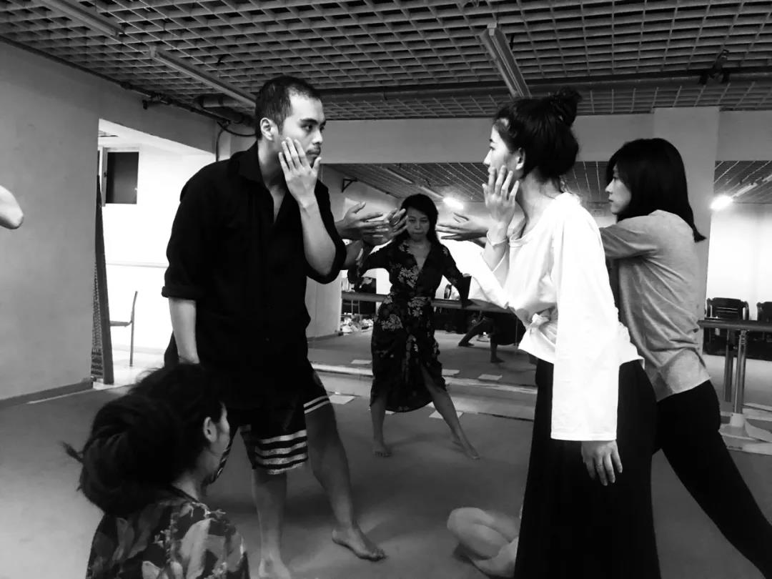 2020戏剧《绝对飞行机》深圳站