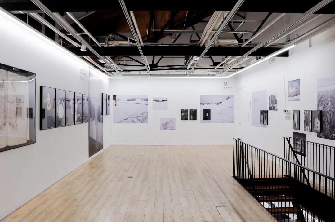 2020北京在群山丘陵与湖泊之间展览