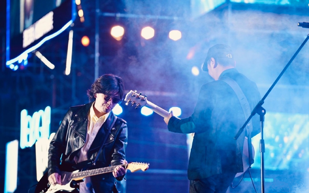 12月25日起 低苦艾“我爱你”特别专场演出 四城来袭！