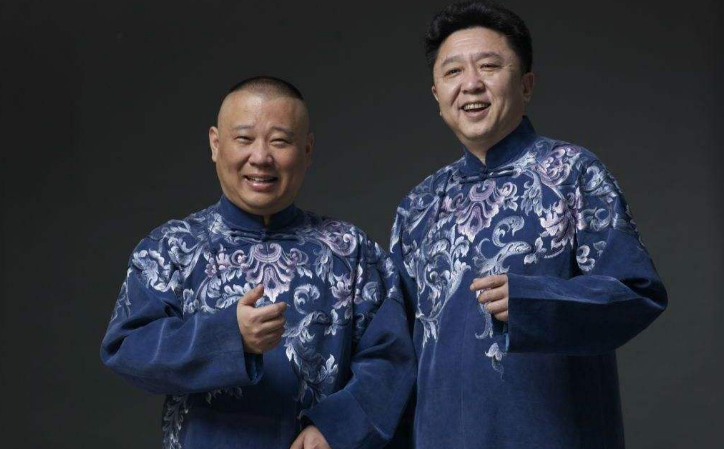 马上就到十二月了 在临近年末之际 明星艺人们纷纷安排了特别演出 1 相声、脱口秀、话剧、魔术秀、舞蹈秀 只有你想象不到 没有他们安排不上 究竟十二月都有哪些明星演出呢？ 快来一起看吧！ 《李诞和他的朋友们》脱口秀 郭德纲北京相声专场 金霏陈曦相声专场 话剧《牛天赐》 舞台剧《被嫌弃的松子的一生》 音乐剧《白夜行》 LPL全明星周末成都站 TODES极限舞蹈秀杭州 魔术剧惊天幻象  相声&脱口秀 过年来点喜庆活！忙了一年，在即将来临的十二月，赶快安排点好玩又有趣的演出吧！ “安排！安排！”说到好玩和有趣，怎么能离得开相声和脱口秀呢？ 巧了，在今年十二月，国内脱口秀的代表人物李诞和相声界的代表人物郭德纲、于谦都有演出安排。 2 这么好的机会还不赶紧抓住？你还在等什么呢！  《李诞和他的朋友们》脱口秀 12月的第一天，李诞就带着他的朋友们来了！ 3 这次，李诞将和杨笠、何广智、胡豆豆一起，在上海来一场和观众面对面的脱口秀舞台。 说到这次的演出阵容，看过《脱口秀大会第三季》的观众都不会陌生。 胡豆豆2019年首登《脱口秀大会》的舞台，一开场就因自身强大的气场和优秀的控场能力，吸引到了大部分观众的注意。 4 再加上他通俗易懂又十分的生活化的段子，因此，很快地就让他受到了很多观众的喜爱。 2020年，他以参赛选手的身份再登《脱口秀大会》的舞台，成功突围并晋级主题赛，还成为了第三季的人气选手。 杨笠2017年开始接触脱口秀，由于原本做过行业的相关工作，因此在2018年的时候担任了《吐槽大会第三季》的编剧，后又成为《吐槽大会第四季》的责编。 5 2019年，她首次登上舞台，参与录制了《脱口秀大会第二季》。 在2020年的《脱口秀大会第三季》中，杨笠成功晋级全国十强，还因节目中的大胆发言，使#杨笠吐槽直男盲目自信#成为网友争相热议的话题。 何广智在2020年首次登上《脱口秀大会》的舞台，因理发的段子成功晋级。 6 虽然最终他停步在了三分之一赛的舞台，但是由于他在节目中展现的超强逻辑，被大家评为第三季《脱口秀大会》的最强新人。 这三位超强新人，再加上在国内脱口秀的代表人物李诞，这场笑果脱口秀之夜《李诞和他的朋友们》想必会十分精彩！ 7 《李诞和他的朋友们》脱口秀 演出时间：2020.12.01 演出地点：上汽上海文化广场 购票链接：  郭德纲于谦北京相声专场 说完这脱口秀的李诞，接下来就是这相声界的“老两口儿”郭德纲和于谦了。 8 郭德纲一直以来说相声都以“毒舌”著称，多年来也为观众带来了不少精彩的相声演出，他的相声演出，甚至还影响了国内一群喜爱相声艺术的年轻人。 据了解，在国内很大一部分的年轻相声演员，当年也是由于看了这两位的演出，才最终决定学习相声艺术的，比如秦霄贤、尚九熙等。 9 12月即将到来，期待已久的德云社开箱演出也将随之而来。 更加惊喜的是，除了德云社今年的开箱演出之外，郭德纲和于谦还因在一起合作搭档了20周年，特别准备了合作20周年的纪念演出专场。 10 那么究竟这两位又会给我们带来怎样的惊喜呢？让我们一起期待吧！ 郭德纲于谦开箱演出 演出时间：2020-12-01 演出地点：北京展览馆剧场 购票链接：3315  郭德纲于谦北京相声专场 演出时间：2020-12-07 演出地点：北京展览馆剧场 购票链接：21911  金霏陈曦相声专场 说起国内的相声演员，其实除了德云社的成员之外，还有很多其他优秀的人才，而国内的几档喜剧节目，就是他们发光发热的主要阵地，其中以《相声有新人》和《欢乐喜剧人》最为出名。 11 在这两档相声节目中，郭德纲担任节目导师的角色，德云社也实力超强的演员参加。 然而就在这样的两档节目中，金霏和陈曦依旧一路过关斩将，在《相声有新人》闯进了半决赛，在《欢乐喜剧人》成了年度总冠军。 12 “嘻哈包袱铺”双瓷王，嘻哈五虎将之二，金霏和陈曦在相声界早已不是身经百战的“新”人了。 在鸡年的春晚表演中，一场《我爱北京》使两人的其知名度迅速暴增，一时之间，金霏曦比的名号也响了起来。 现在，这对合作十余年的老搭档，在国内也开启了巡演之路。 13 除了已经过去了的哈尔滨站之外，接下来两人还会在济南、郑州等第开启相声专场演出，快来看看吧！ 济南站 演出时间：2020-12-05 演出地点：山东会堂 购票链接：  郑州站 演出时间：2020-12-12 演出地点：河南省人民会堂 购票链接：  剧场演出 除了相声和脱口秀之外，不少明星艺人还在十二月安排了剧场演出。 德云社少班主郭麒麟、全能女神韩雪，以及在国内外多次获得“最佳女主角”奖的张静初等，都将有和观众面对面的剧场演出，在十二月开场！ 话剧《牛天赐》 去年年前，老郭抱着儿子郭麒麟在舞台上哭的画面还记得吧？那就是在话剧《牛天赐》的舞台上。 14 2019年的12月29日，由郭麒麟和阎鹤祥搭档主演的话剧《牛天赐》在北京进行了最后一场公演。 在话剧演出的同时，郭德纲就静静地站在侧台看着儿子的表演，看着儿子长大了的样子，郭德纲在演出结束之后，还特意上台给郭麒麟了一个大大的惊喜。 随后，郭德纲发微博称郭麒麟：虎豹之子虽未成文已有食牛之气。 15 而这部连郭德纲都称赞郭麒麟表现不错的话剧《牛天赐》，在今年的十二月份也即将再次上演。 郭麒麟时隔一年后，再登剧场舞台，究竟他会表现如何呢？让我们拭目以待吧！ （下附演员阵容场次表） 16 话剧《牛天赐》北京站 演出时间：2020.12.16-20 演出地点：天桥艺术中心-大剧场 购票链接：17400  舞台剧《被嫌弃的松子的一生》 由经典电影改编的话剧《被嫌弃的松子的一生》，将会于今年的12月，在全国的几所剧院中接连上映，明星场主演张静初也会到达现场和我们一起体会松子的一生。 17 在东京尽情享受大学生活的川尻笙，某天父亲突然到访，告知他30多年前失踪的松子姑姑最近在东京被人杀害了。 负责整理姑姑遗物的笙，开始调查松子的一生。从中学教师到风俗女郎，松子一生都在追寻名为爱之物，被家人驱赶，遭情人抛弃，被命运百般羞辱，却始终对人心无戒备…… 18 此剧将电影中松子颠沛流离的一生搬到了舞台上，让观众有更加身临其境的感觉，让我们一起去看看吧！ 深圳站 演出地点：深圳坪山大剧院 演出时间：2020.12.05-06 购票链接：25480  成都站 演出地点：四川大剧院 演出时间：2020.12.11-12 购票链接：  武汉站 演出地点：武汉琴台大剧院 演出时间： 2020.12.17-18  长沙站 演出地点： 长沙梅溪湖国际文化艺术中心大剧院 演出时间： 2020.12.25-26 购票链接：  音乐剧《白夜行》 作为东野圭吾笔下最出众的作品，《白夜行》一向是各大改编作品中的“常客”。 19 1973年，大阪的一栋废弃建筑内发现了一具男尸，此后19年，嫌疑人之女西本雪穗与被害者之子桐原亮司走上截然不同的人生道路。 一个跻身上流社会，一个却在底层游走，而他们身边的人，却接二连三地离奇死去，警察经过19年的艰苦追踪，终于使真相大白…… 作为东野圭吾笔下知名的“恶之花”，过去有许多女演员都曾挑战过这个角色，但这一次韩雪的表演却给观众留下了最深刻的印象， 20 秒杀众生却又心如止水的眼神，韩雪一上场就将“唐泽雪穗”这个角色的冷艳又不露声色的诡异感，展现的淋漓尽致。 这一次，韩雪再度出演音乐剧《白夜行》究竟会再带给我们什么样的精彩呢？让我们一起去看看吧！ 音乐剧《白夜行》 演出时间：2020.12.24-2021.01.03 演出地点：上汽上海文化广场 购票链接：5720  特别演出 除了以上的演出之外，12月还会有一些特别的演出上线，无论你是游戏迷、街舞迷，还是魔术迷，这里都有精彩的演出等你来看！ 2020LPL全明星周末 想看你最崇拜的大神大杀四方吗？想为你钟爱的他加油吗？想再重温偶像对全场的掌控力吗？ 现在，机会来了，2020LPL全明星周末即将在成都开启站！ 21 本次LPL全明星周末为期两天，将于12月11日到12月12日举行。 12月11日的“荣耀日”安排：举行嘉宾红毯仪式、年终颁奖盛典、名人堂入选成员荣誉授予仪式、SOLO KING挑战赛。 12月12日的“对决日”安排：新生挑战赛、传奇对抗赛、全明星正赛。 LPL全明星周末致力于为所有玩家、观众及粉丝们呈现一场兼具娱乐性、体育性的年终盛典。 22 在这里，大家可以看到精彩纷呈的大型游戏比赛，亲眼见证年终颁奖盛典各项大奖项现场公布，还可以目睹首次LPL名人堂荣誉授予仪式的历史性瞬间。 成都站 演出时间：2020.12.11-12 演出地点：五粮液成都演艺中心 购票链接：25542  TODES极限舞蹈秀 俄罗斯托迪斯舞蹈团(TODES)是现在世界上最负盛名的流行舞团，与马林斯基剧院、莫伊契耶夫国家民族舞蹈团并成为俄罗斯三大舞蹈团。 23 它们分别代表芭蕾舞、民族舞、流行舞的最高水准，被誉为俄罗斯的”大河之舞”。 如果，你曾为迈克·杰克逊的编舞惊叹，如果，你曾被Lady Gaga的齐舞震惊，那你一定要来这里！ 24 因为他们就是迈克·杰克逊、玛利亚•凯丽、Lady Gaga、瑞奇•马丁等国际巨星御用舞蹈团，常年在世界三大赌城之一的摩纳哥蒙特卡罗赌场歌剧院和美国拉斯维加斯驻场演出。 如今他们来到中国，来到杭州，来到我们身边。如果你真的喜欢流行舞，怎么能不到这难得的现场，来一睹这支国际舞团的风采呢？ 杭州站 演出时间：2020.12.18 演出地点：杭州大剧院(歌剧院) 购票链接：22969  魔术剧《惊天幻象》 大型舞台魔术剧《惊天幻象》，是由2013年春晚魔术师丁德龙，携手丁家班22位优秀魔术师，联合打造的一部史诗级励志魔幻大秀。 25 而这次主导《惊天幻象》的明星魔术师王宇，是中国新生代中最炙手可热的青年魔术师，也是两项吉尼斯世界纪录保持者。 他曾先后30余次登陆各大央视卫视担任节目嘉宾，曾参与制作了2013年春晚魔术节目，于此同时，他还是华语乐坛原创歌手，在业界拥有国民魔法偶像之美誉。 26 在这次的剧目中，王宇还将会再现电影《惊天魔盗团》中经典魔术片段，在现场尝试挑战吉尼斯世界纪录。 那么究竟在这次《惊天幻象》魔术剧的现场，王宇会给我们带来什么样的惊喜呢？让我们赶快跟着这位明星魔术师去到演出现场，一起体验魔幻的感觉吧！ 魔术剧《惊天幻象》 演出时间：2020-12-13 演出地点：禧仔亲子剧场(原河南省儿童影剧院) 购票链接：25506  结语 初冬十二月 各种特别的明星场演出陆续公开 想要知道更多的演出信息吗？ 快快关注我！ 更多的演出信息尽在平台！