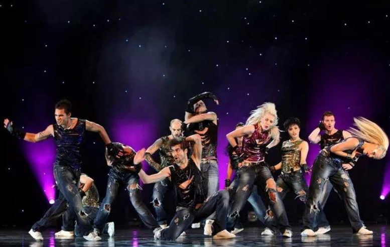 十二月演出预告|李诞脱口秀来了！郭麒麟时隔一年再演《牛天赐》！