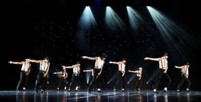 十二月演出预告|李诞脱口秀来了！郭麒麟时隔一年再演《牛天赐》！