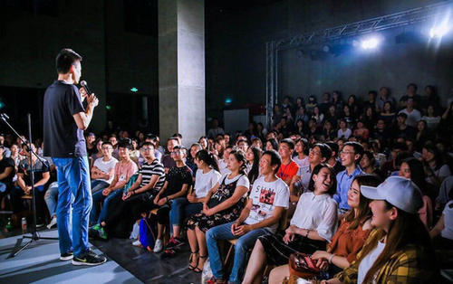 2020北京喜剧中心《滚蛋呗2020》跨年脱口秀专场北京站