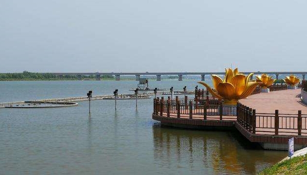 义县大凌河湿地公园莲花广场