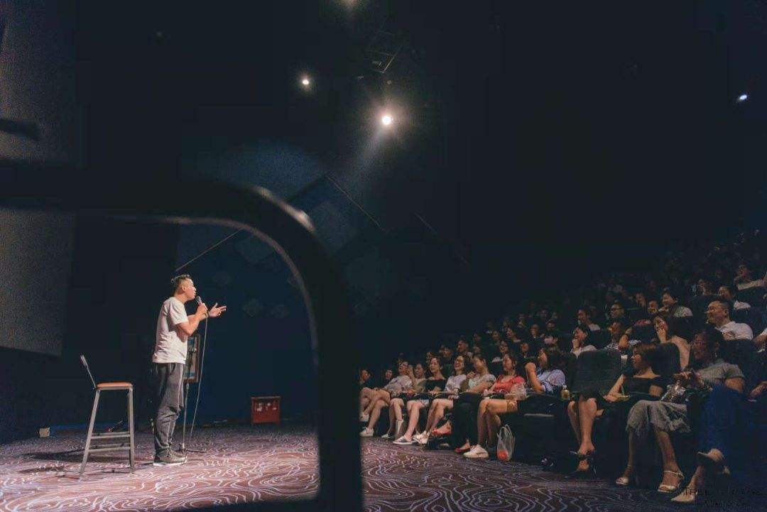 2020《嗯呐喜剧》哈尔滨脱口秀专场