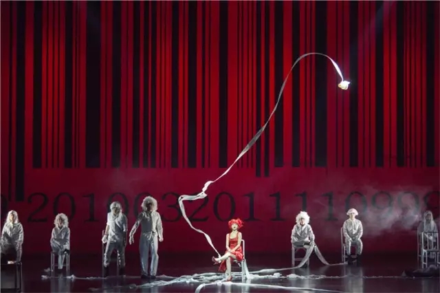 2021孟京辉导演作品——话剧《琥珀》-无锡站 2021孟京辉导演作品——话剧《琥珀》-无锡站