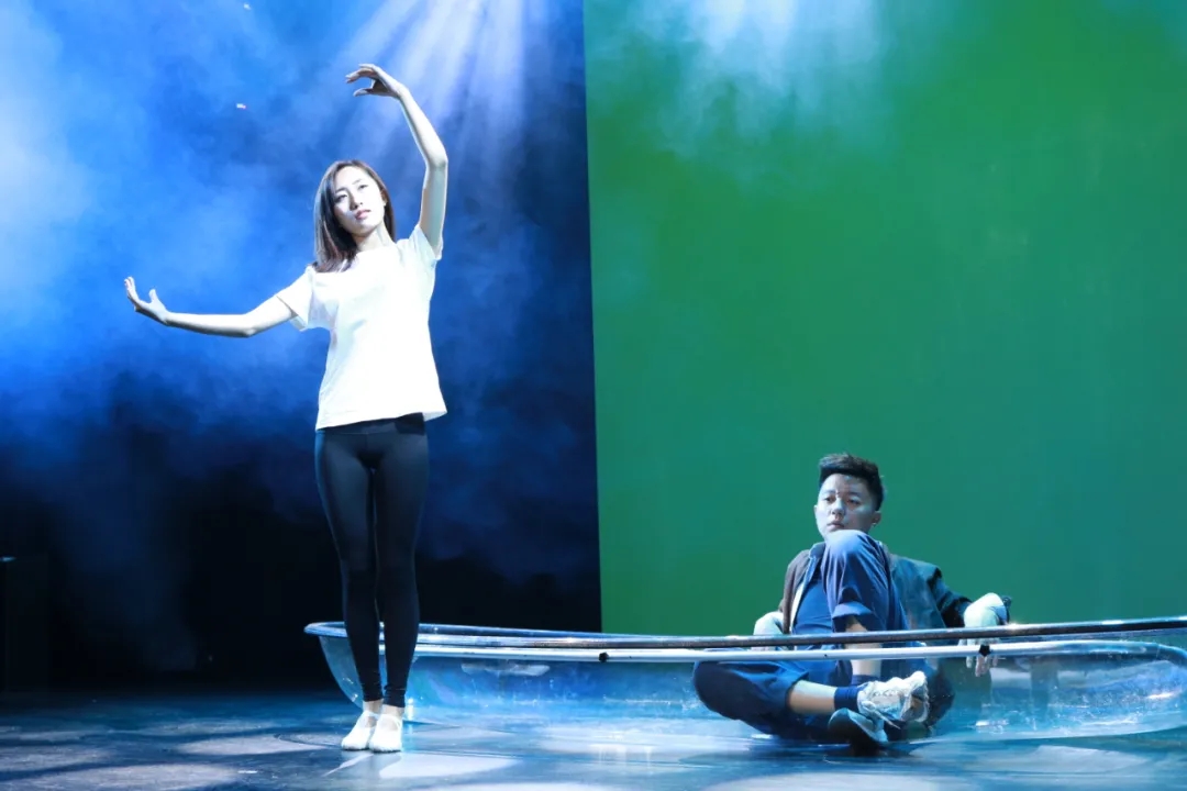 2021话剧《塑料时代幸运船》昆明站