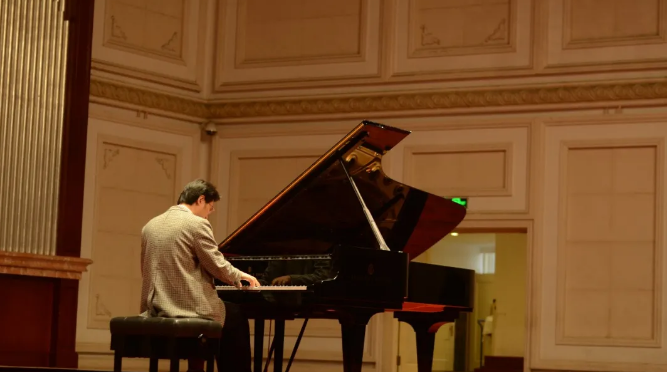 2021河南艺术中心市民音乐会系列演出 焦飞虎钢琴独奏音乐会