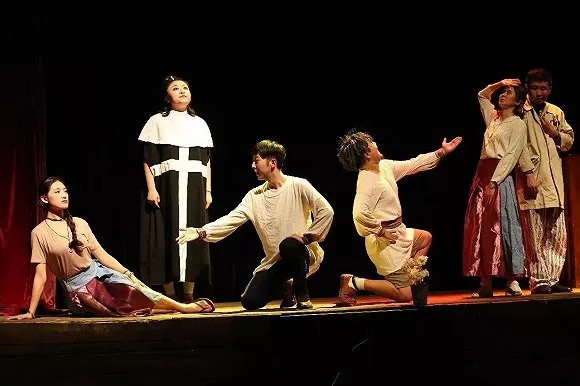 2021话剧《燃烧的疯人院》-无锡站