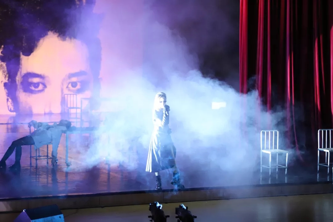 2021孟京辉戏剧作品《太阳和太阳穴》-杭州站 2021孟京辉戏剧作品《太阳和太阳穴》-杭州站