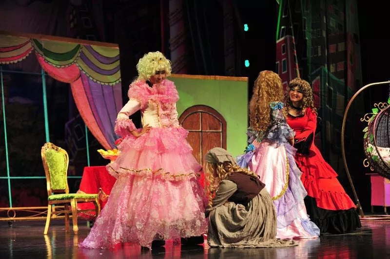 2021童话剧《灰姑娘与水晶鞋》青岛站