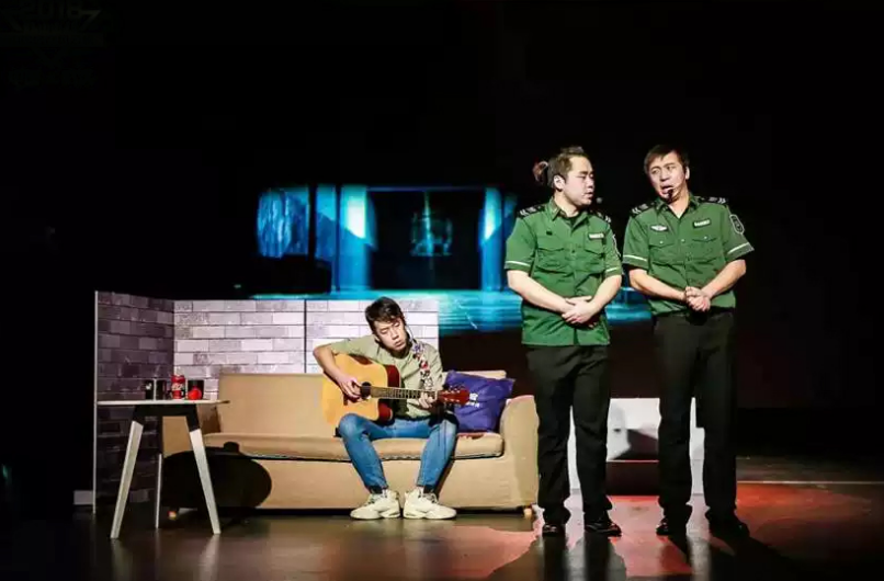 2021喜剧《大城小爱》武汉站