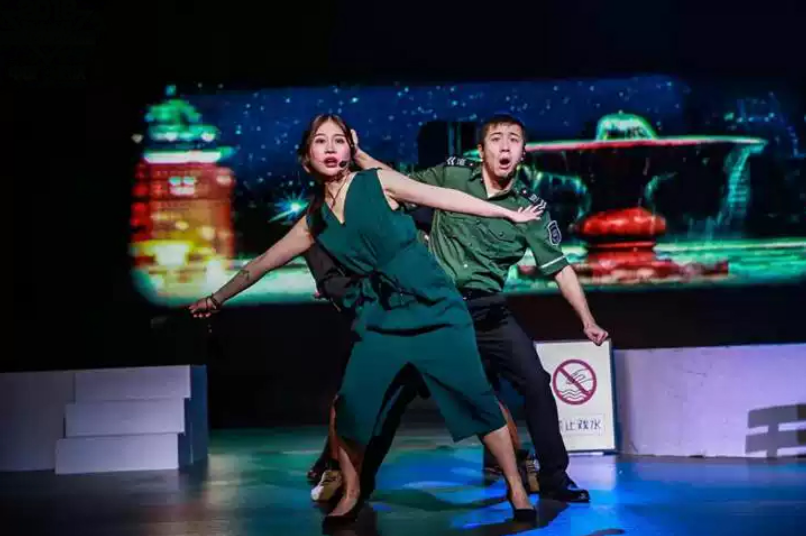 2021喜剧《大城小爱》武汉站