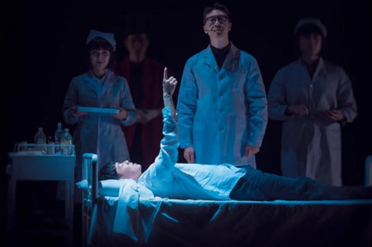 2021话剧《琥珀》哈尔滨站