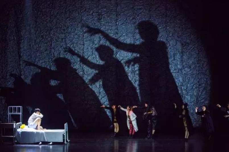 2021话剧《琥珀》哈尔滨站