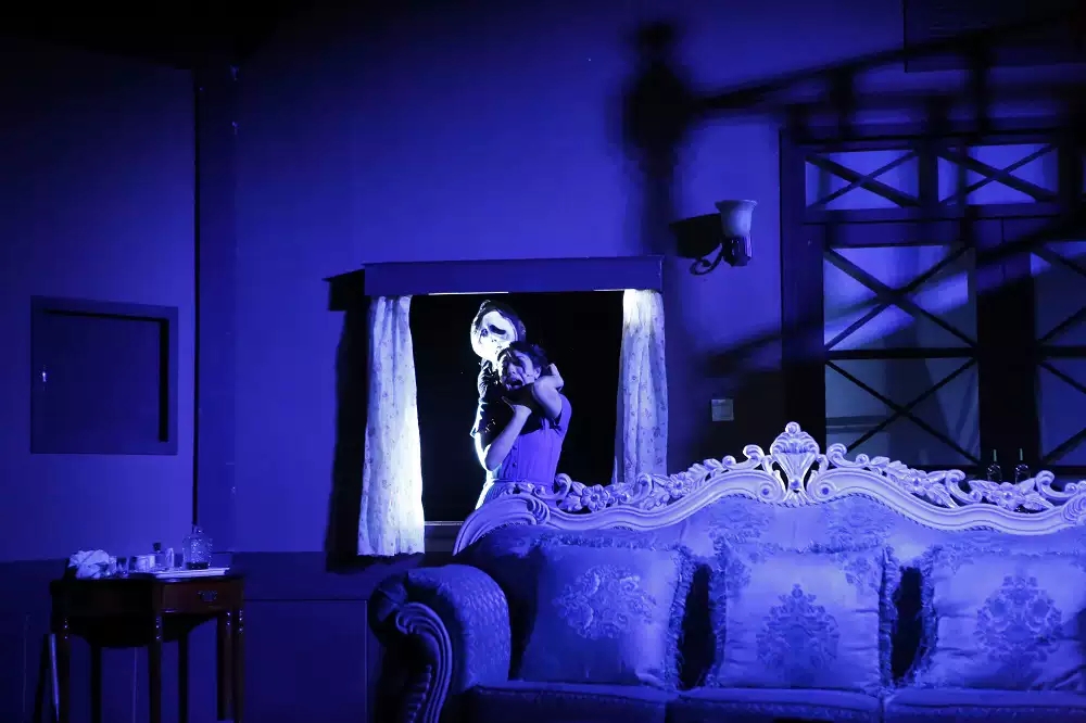 2021惊悚悬疑名剧《我会半夜之前回来》-重庆站