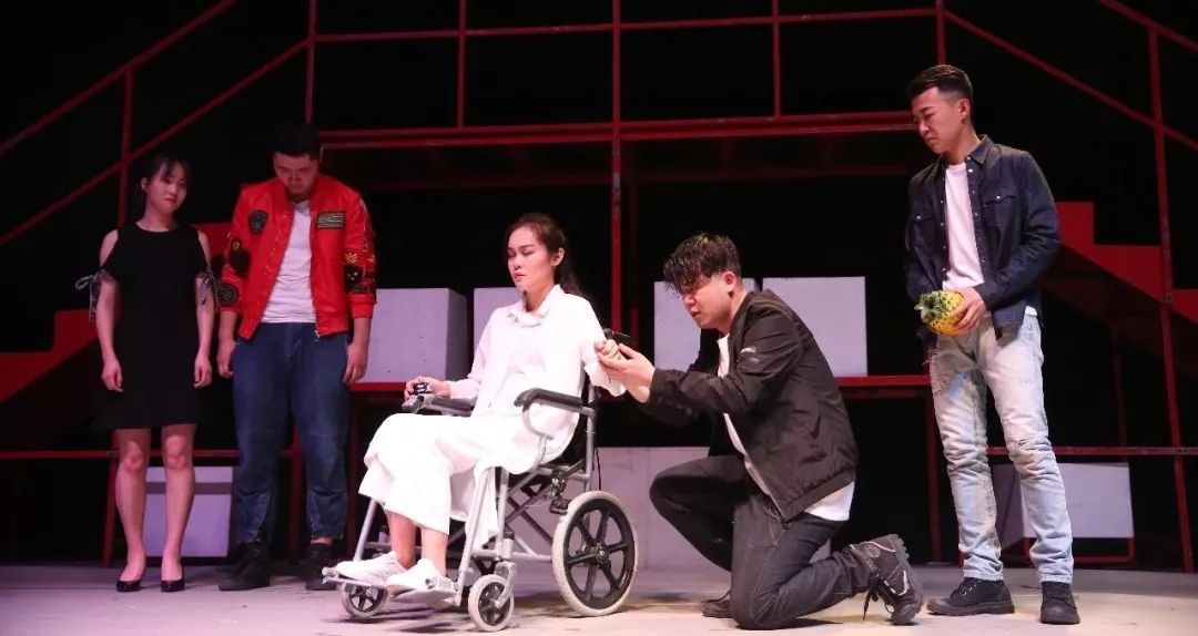 2021舞台剧《玩命爱一个姑娘》武汉站