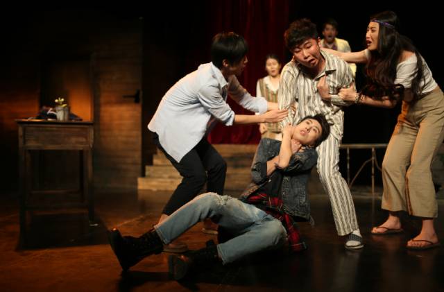 2021话剧《燃烧的疯人院》启东站