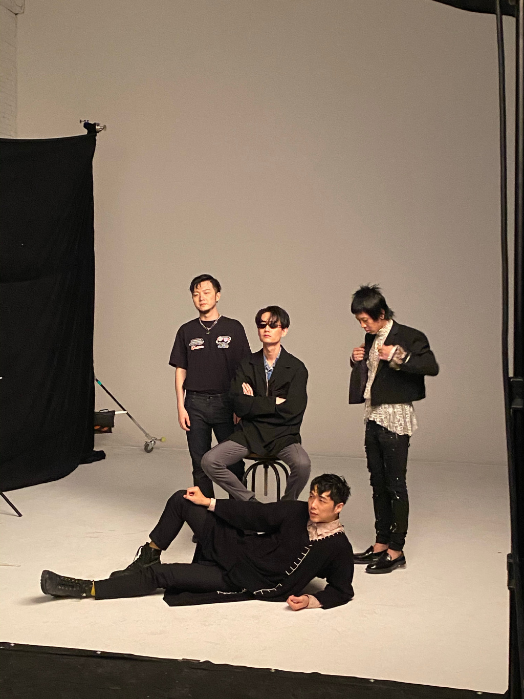 大波浪乐队2021全新双专辑巡演《新逻辑》《不止一面》全国巡演-深圳站