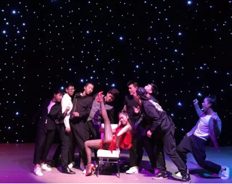 2021话剧《琥珀》天津站