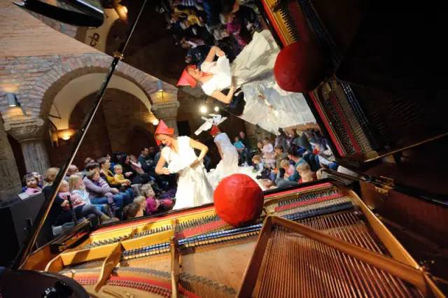 2021形体剧《纸先生萨蒂》深圳站