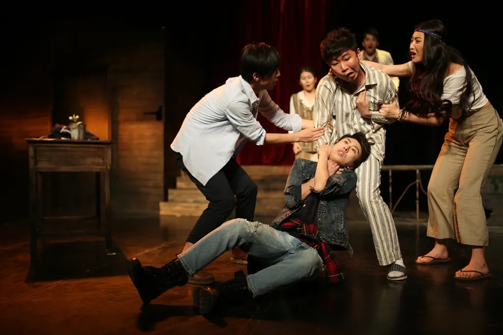 2021话剧《燃烧的疯人院》苏州站