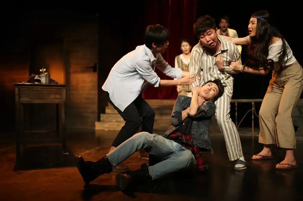 2021话剧《燃烧的疯人院》上海站